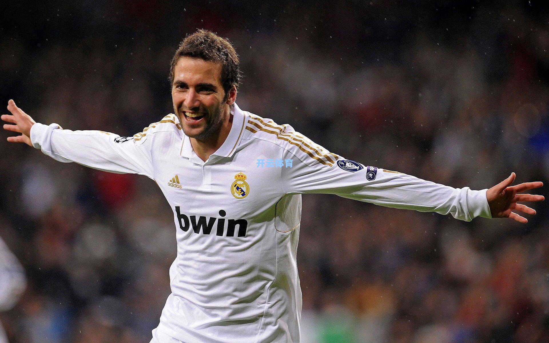 德泽尔比怒斥点球判罚不公 皇马争议红牌引发赛场风暴